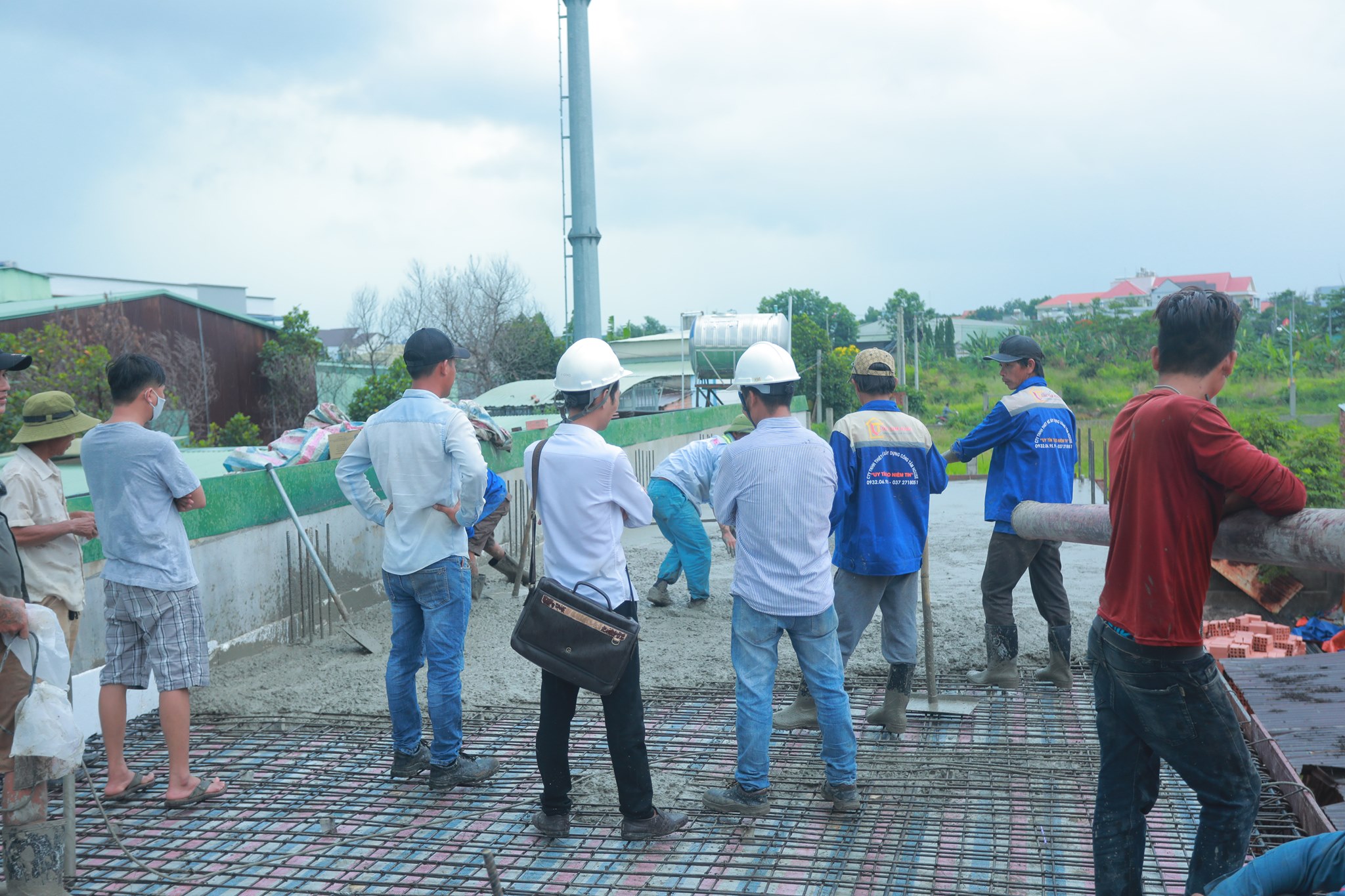 đổ bê tông nền